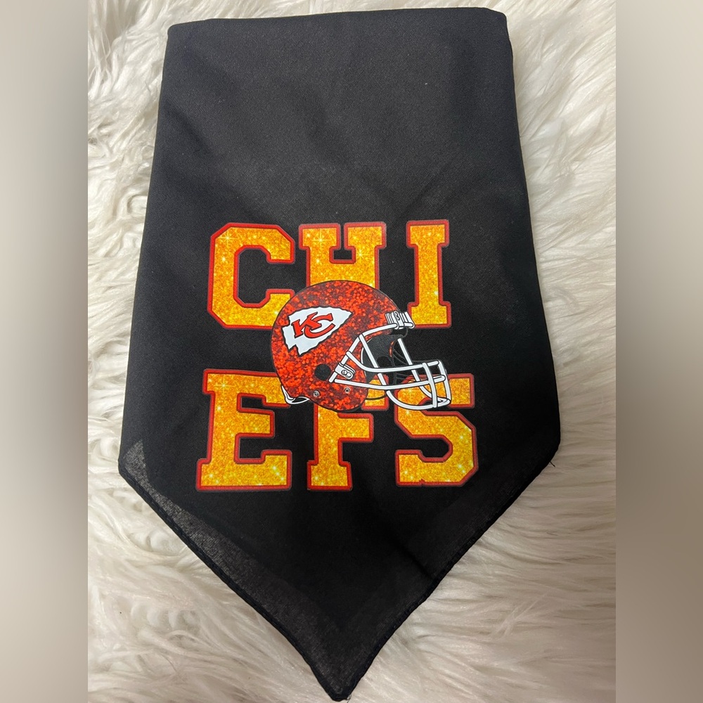 - New dog bandanna, Kansas City Chiefs